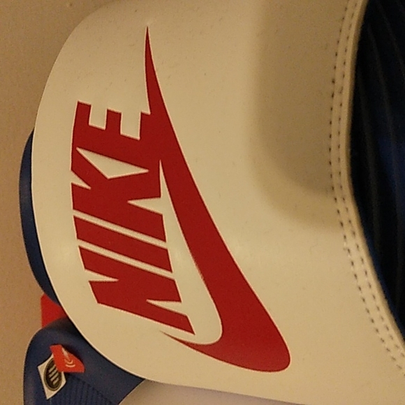 Nike Slides - Picture 3 of 4